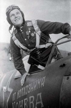foto photo ww2 WWII Фото ВОВ ВВС Iwan Nikitowitsch Koschedub La-5FN. He never had to use a parachute (330 combat missions including 120 aerial engagements in the different versions of La-5 and La-7 fighters)