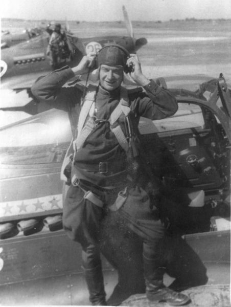 foto photo ww2 WWII Фото ВОВ РККА Георгий Илларионович Басенко на истребителе P-39 AirCobra
