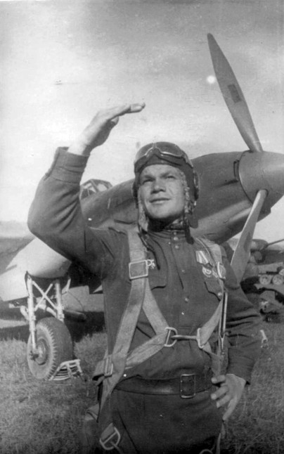 photo WWII Фото ВМВ B.M. Padalko and his Il-2 Shturmovik