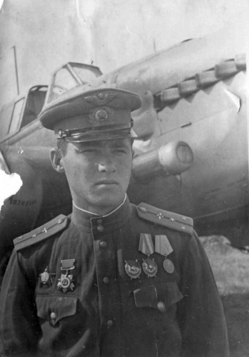 foto WWII Lev Roshin and Il-2 Shturmovik