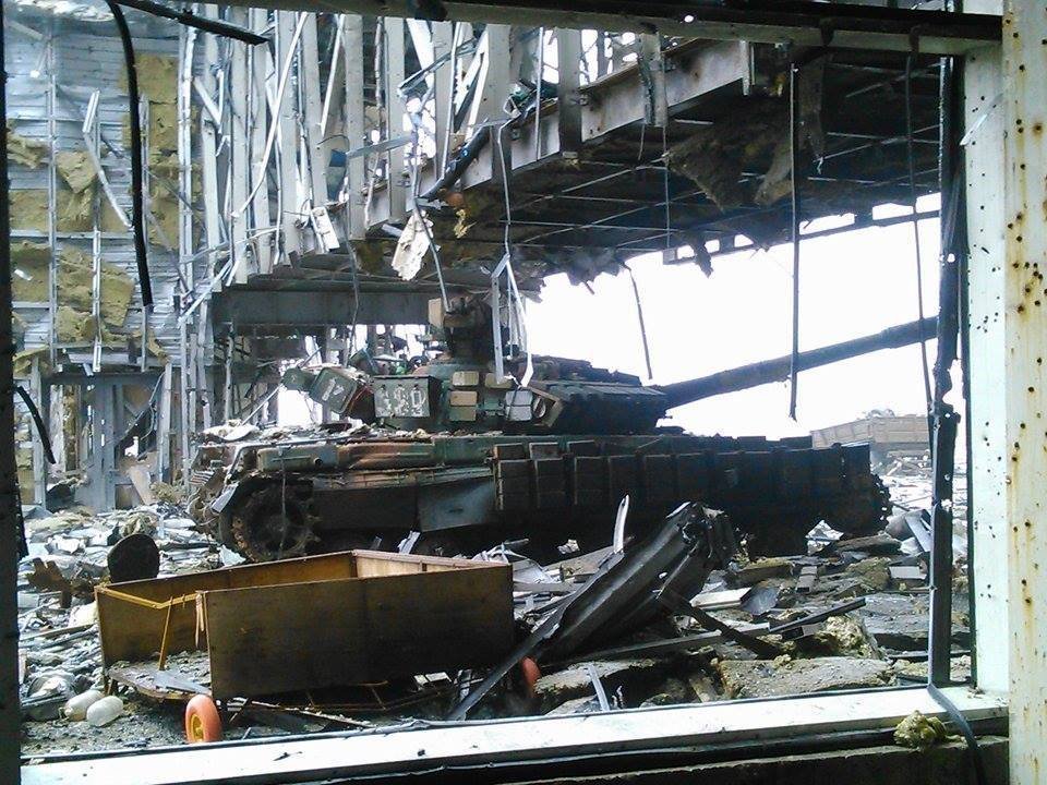 Украинский танк, захваченный повстанцами в ДАП, январь 2015