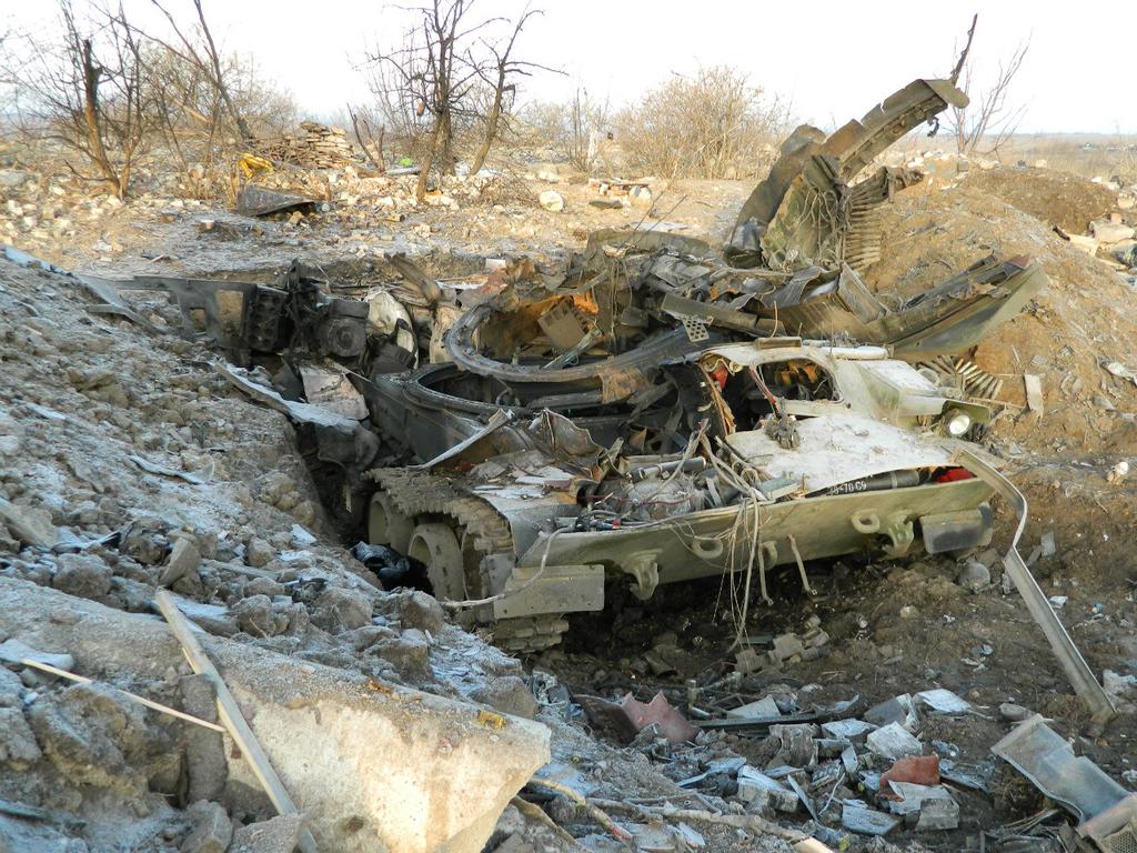 Обломки украинской САУ 2С6 под Дебальцево. Фото 2015