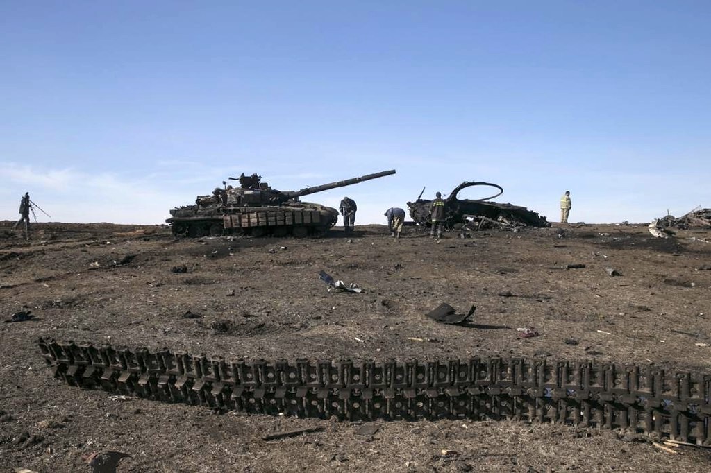 Уничтоженные украинские танки Т-64БВ и Т-64 под Дебальцево в феврале 2015 фото