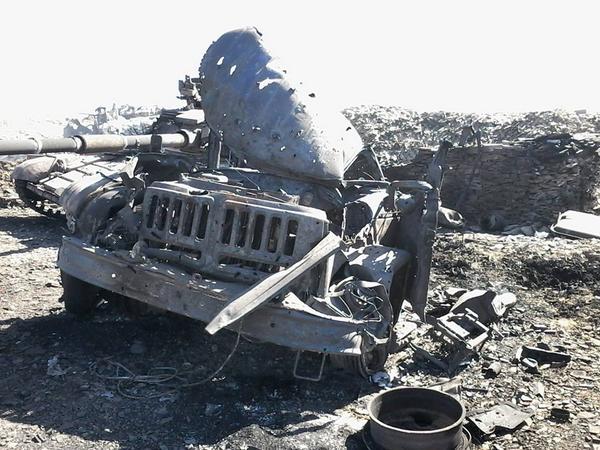 foto Destroyed armor and trucks of Ukrainian 79th AMB