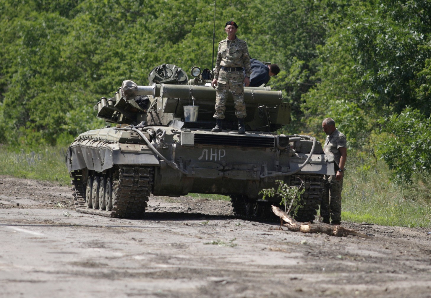 foto photo Tank N-64 of LPR (LNR) troops