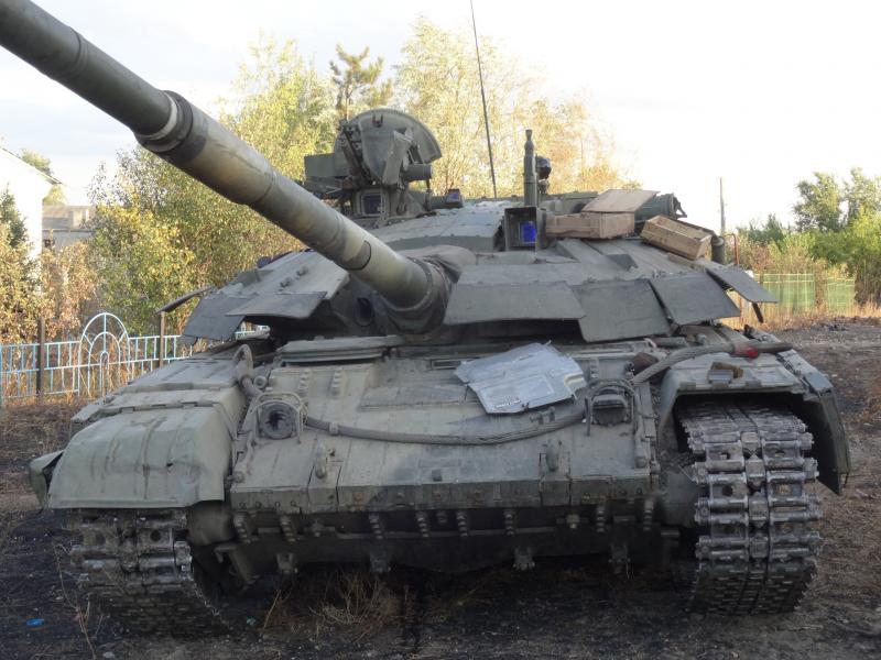 photo ультразвуковой сканер Captured Ukraunian tank T-64U Bulat in Novosvetlovka, August 2014.