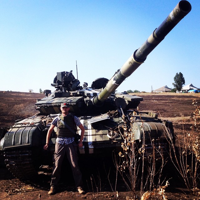 photo Two Ukrainian tanks T-90 captured by the Novorussians