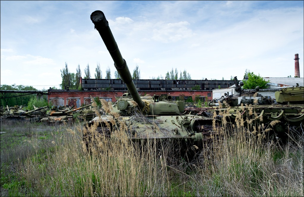 Ukrainian T-72 tank photo foto