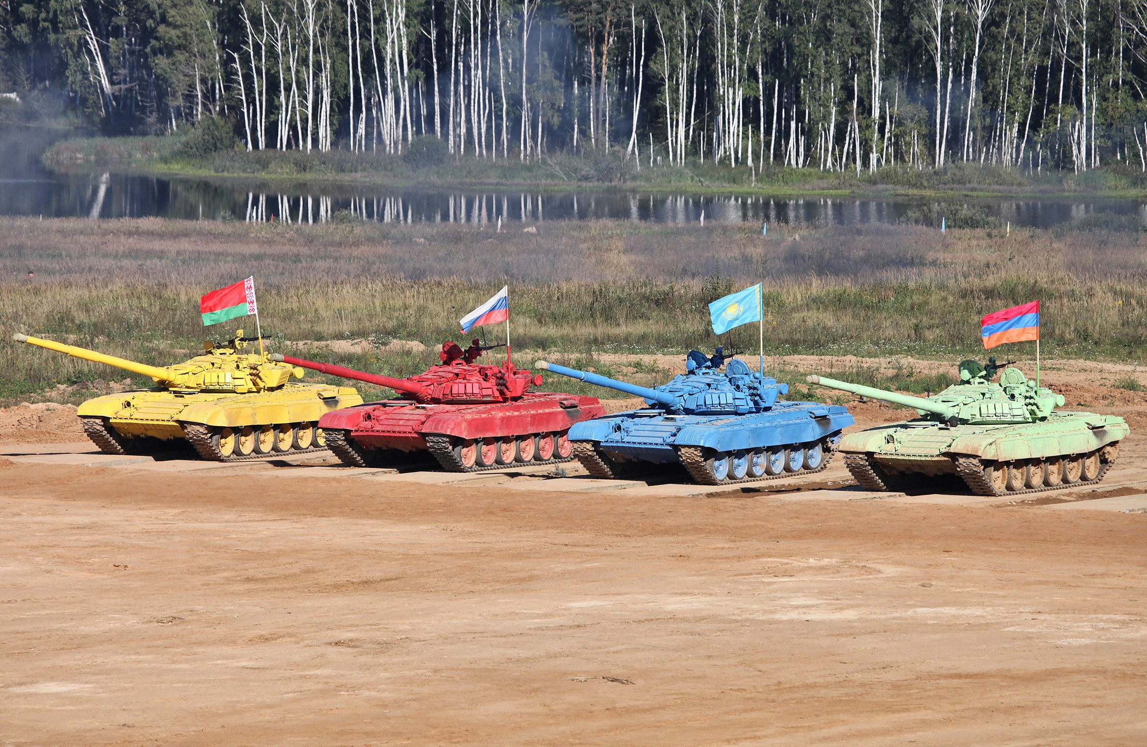 т72б Belorussian, Russian, Kazakhstan, Armenian tanks T-72B during tank biathlon  photo foto