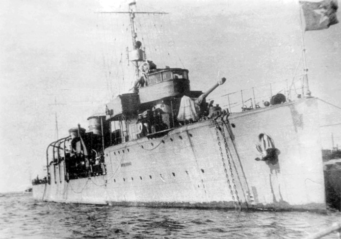 Soviet destroyer Valerian Kuibyshev (Northern fleet)