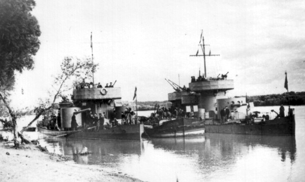 Flotila de Dunare Romania capturat monitoare photo WWII navy 