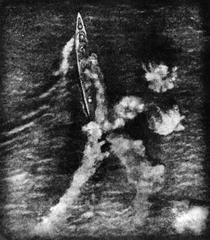Тяжёлый крейсер «Принц Ойген» под атакой