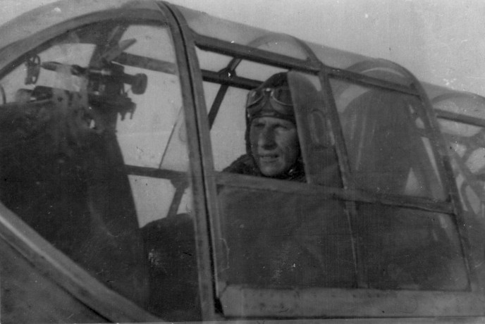 Говорухин Лев в кабине Су-2 ВВС СССР