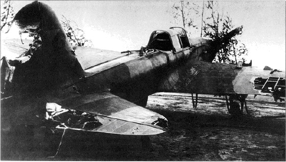 foto photo ww2 WWII USSR Il.2 Shturmovik damaged airplane