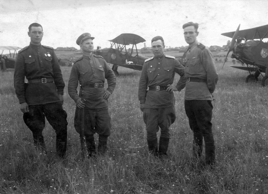 wartime picture russian gvardia warplanes.