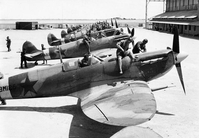 photo WWII USSR British warplane Spitfire fighters
