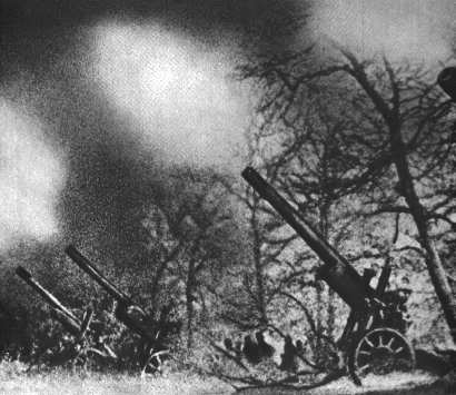 wartime photo Russian howitzers in 1942