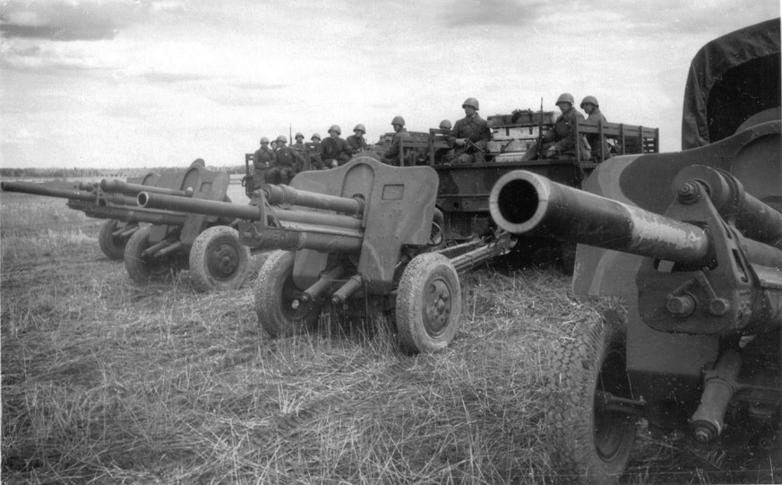 foto photo   Red Army 76 mm guns USV