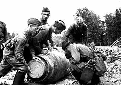 Engineers and unexploded bomb
