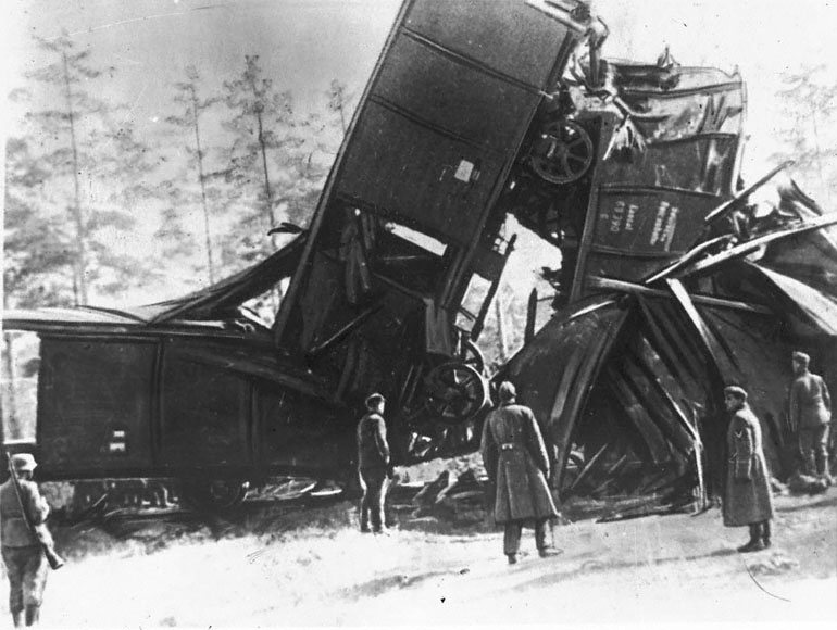 german train crash1 by partisans