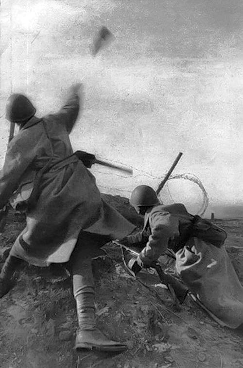foto ww2 Фото ВОВ РККА Soviet soldiers in combat near Yasnogorodka
