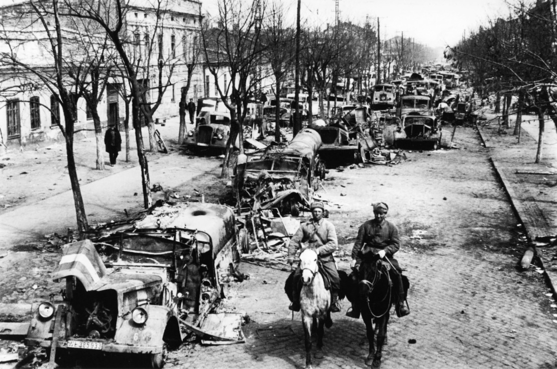 WWII photo soviet cavalry in liberated Odessa, 1944
