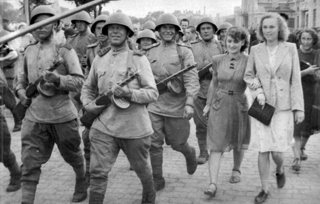 Русские воины в Харбине, 1945 фото ВОВ