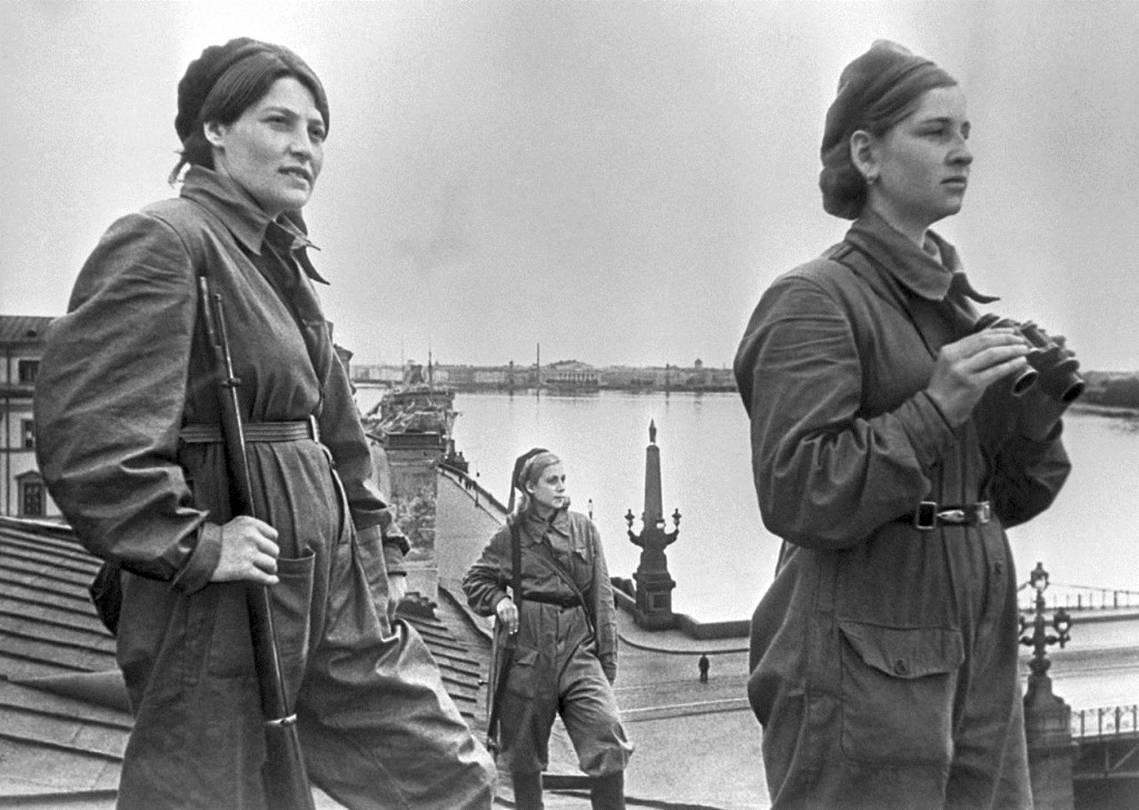 Air defence girls in Leningrad 1942 foto photo ww2 WWII