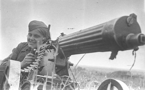 WW2 foto soviet female Maxim machinegunner