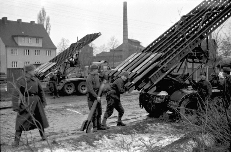foto photo WWII ww2 USSR Ang Sobyet rocket launcher. Paglulunsad ng missiles. Ang Great makabayan War.