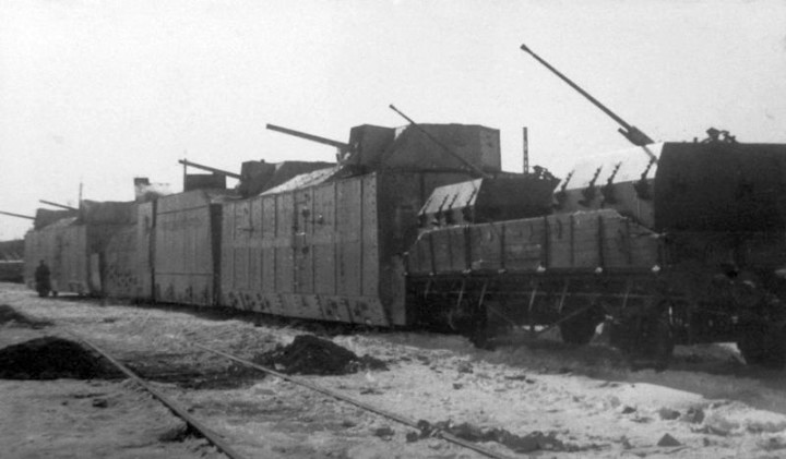 Soviet armored trains of NKPS-42 type