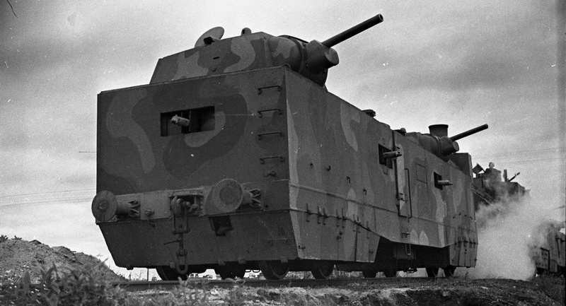 Советский бронепоезд № 1 Балтиец (С32) с башнями КВ1. 72-ОДБП