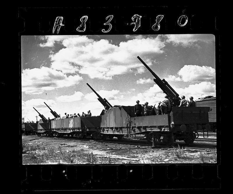 flak armored-train with 85-mm AA guns photo wwII