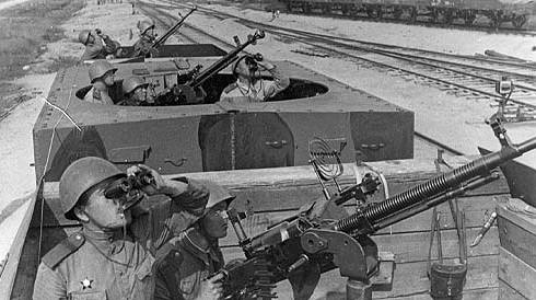 foto WW2 бронеплощадка ПВО-4