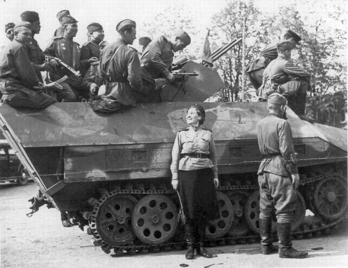 Red army captured SdKfz 251/21