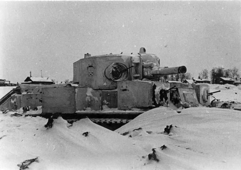 foto Red army WW2 medium tank T-28E ambushed