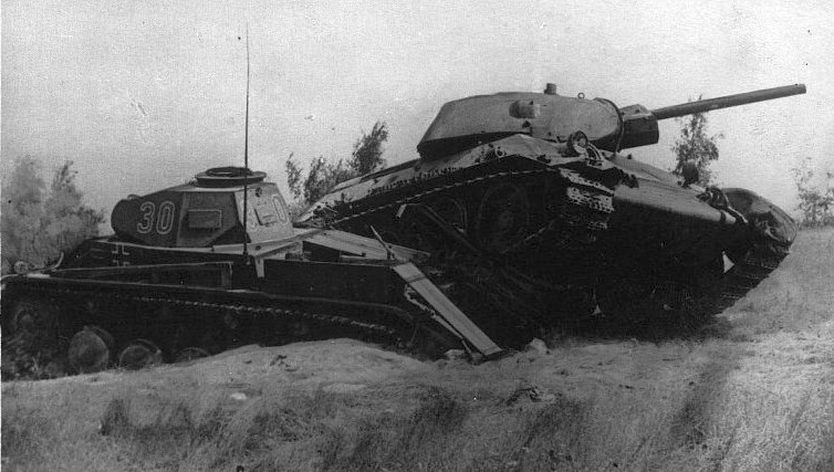 T-34 rams Pz.II photo