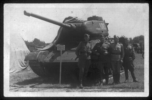 Red army in second world war panzer T-34/85