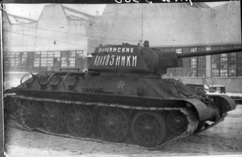 WWII photo T-34/76 tanks of USSR