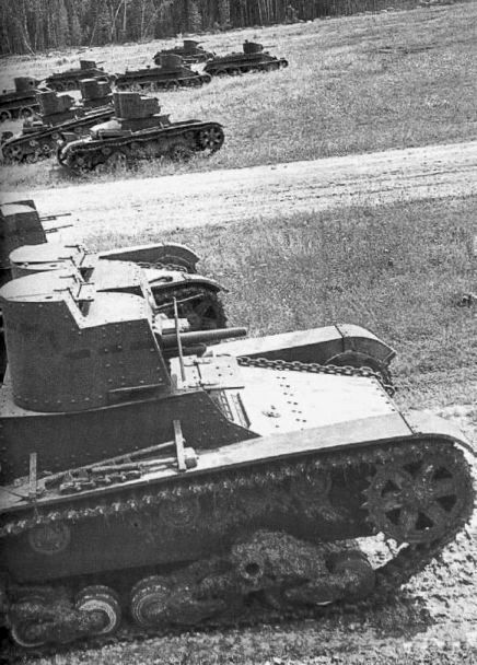 фото легкие танки Т26 и БТ2 СОВЕТСКОГО СОЮЗА