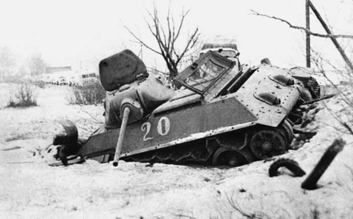 WW2 foto of knocked tank T-34/57