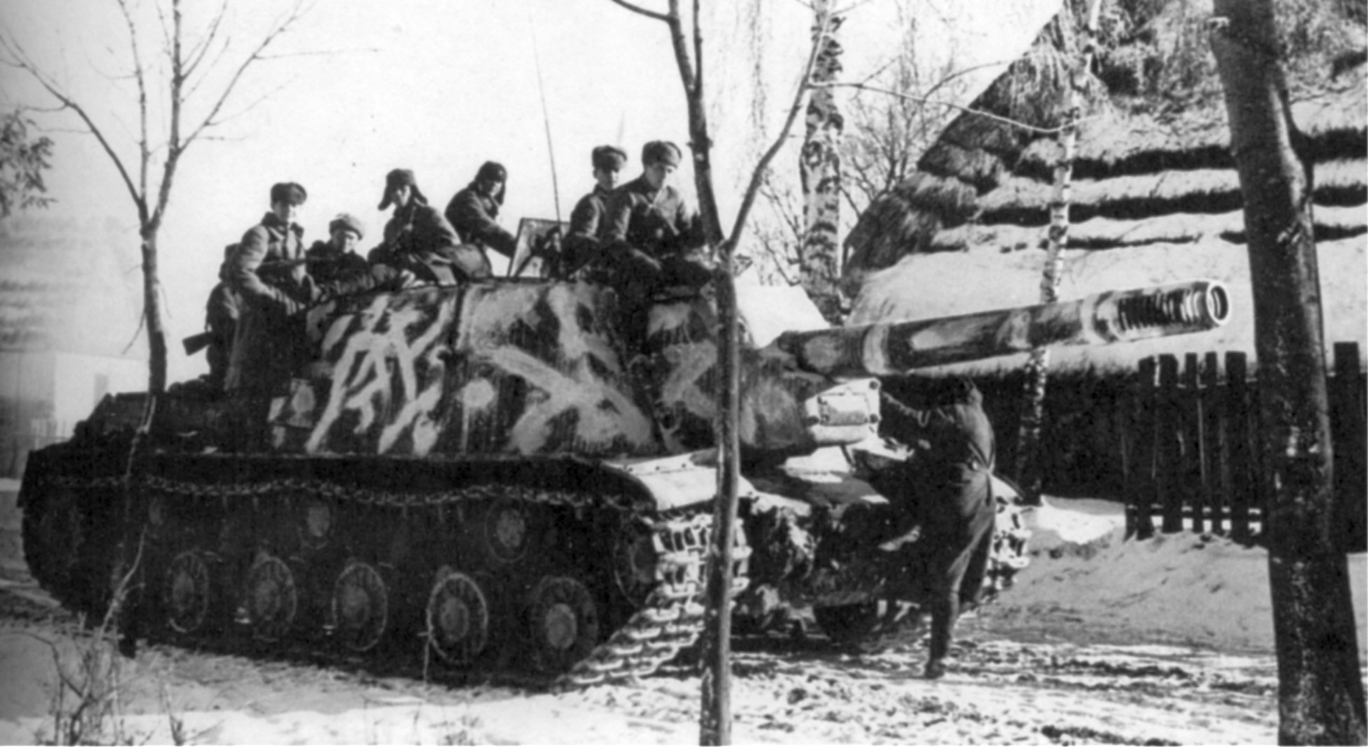 WW2 winter photo SU-152