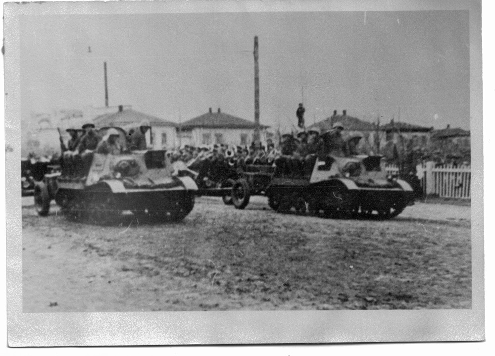 WWII photo Russian T-20 Komsomoletz armored transporter in combat.