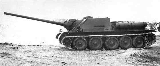 foto SU.100 sowjetischer Jagdpanzer des Zweiten Weltkrieges