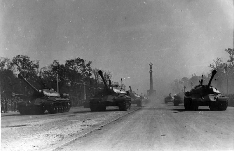 Iosif Stalin foto WW2 assault Tanks photos and data IS-3 1945
