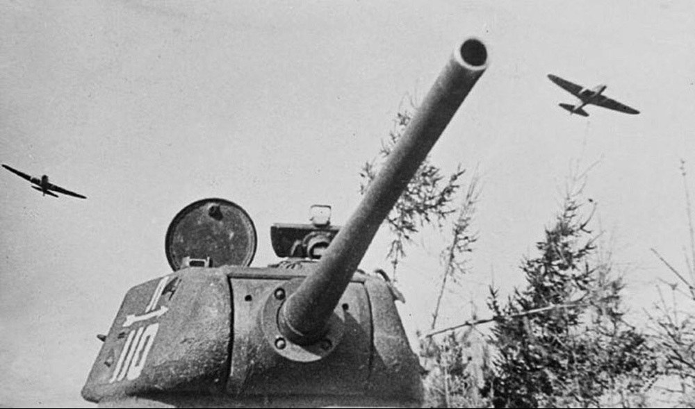Soviet 2 Guards tank corps T-34-85