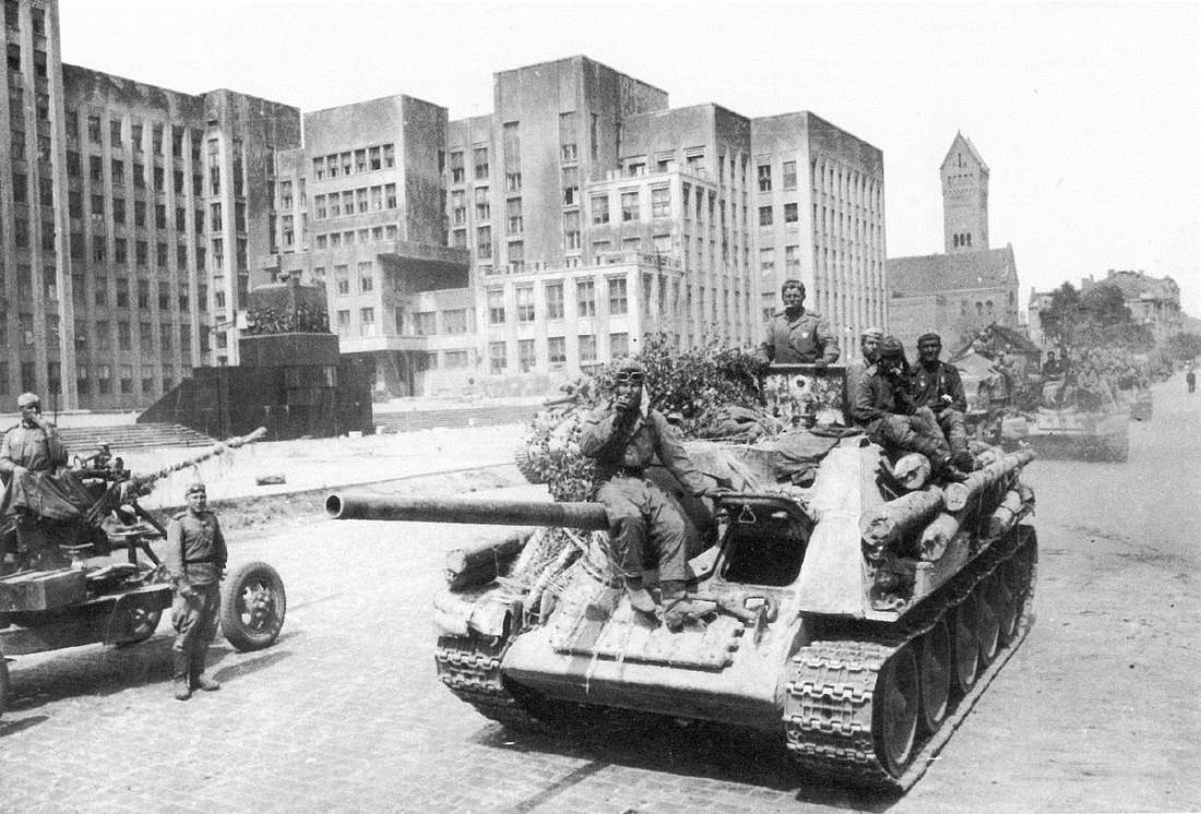 русская САУ-85 SU-85 canon auto-propulse sovietique utilise durant la Seconde Guerre mondiale