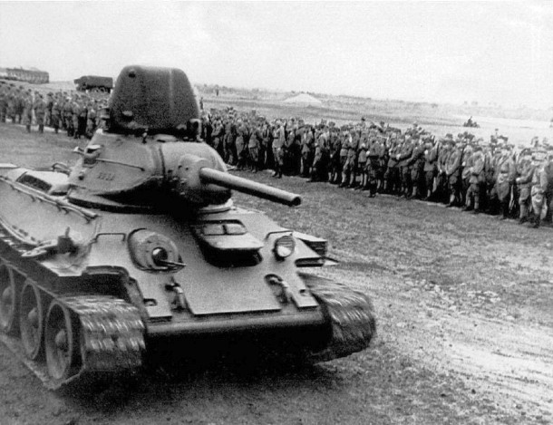 photo WWII T-34E Polish T-34 tank with the additionaly armored hull