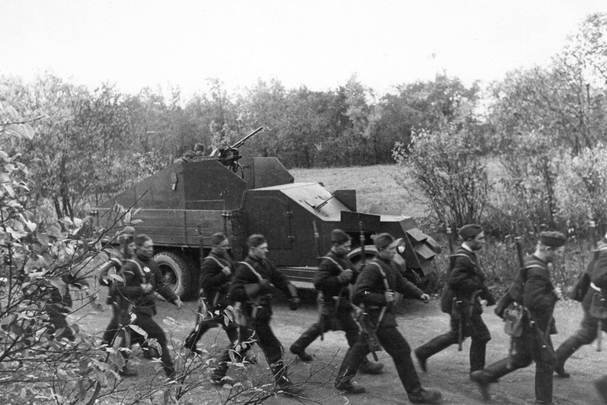 picture WWII Panzerwagen ZIS5