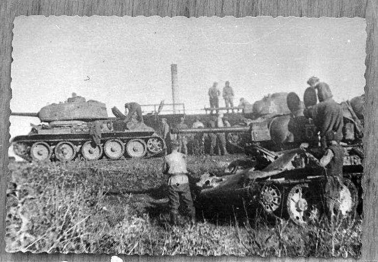 foto WWII armor T-34 USSR